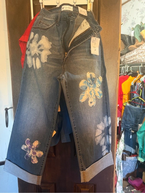 Jessica Simpson Denim - Hand-Painted & appliqué Crop Jeans - Blue